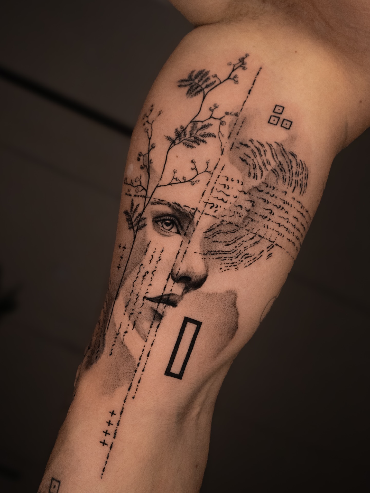 Egyik legkedvesebb szabad mintám volt a tavalyi évben. Hasonlókat kértek?
#tattooflash #budapest #budapestart