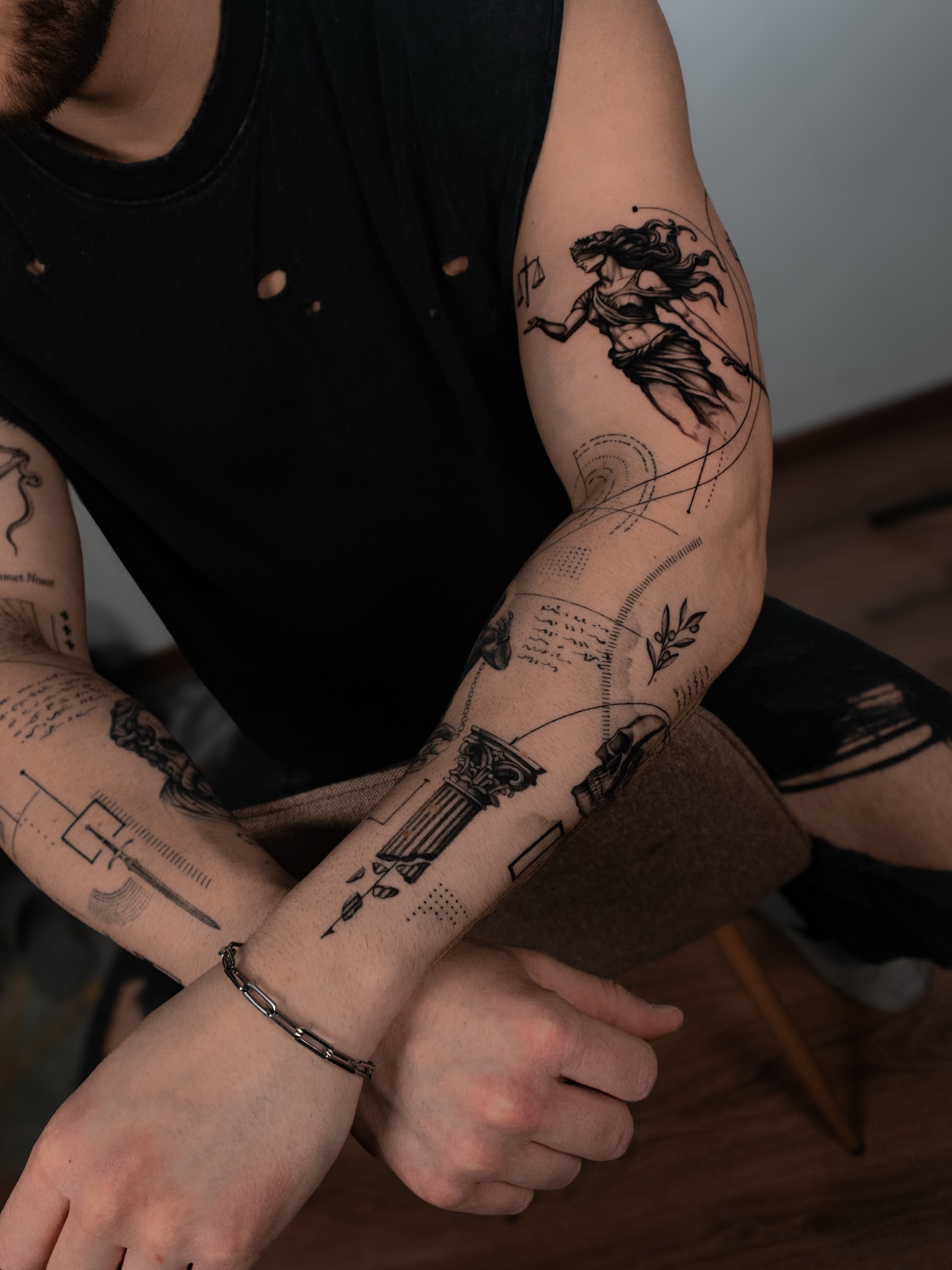 Aesthetic 
-
#tattooaesthetic #aesthetic #tattooartist #budapest