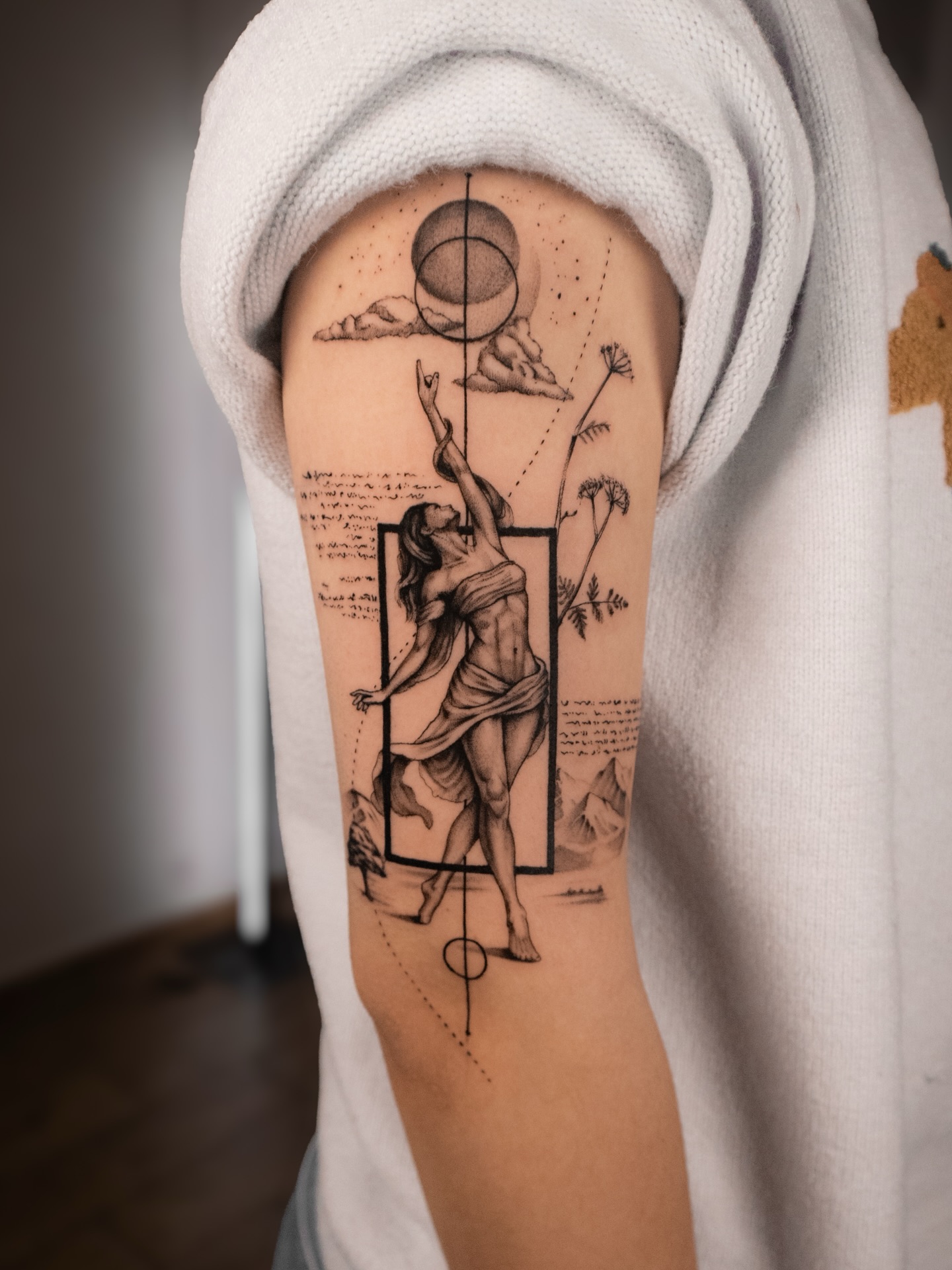 Blooming
-
#tattoo #tattooing #tattooartist #finelinetattoo #conceptualtattoo